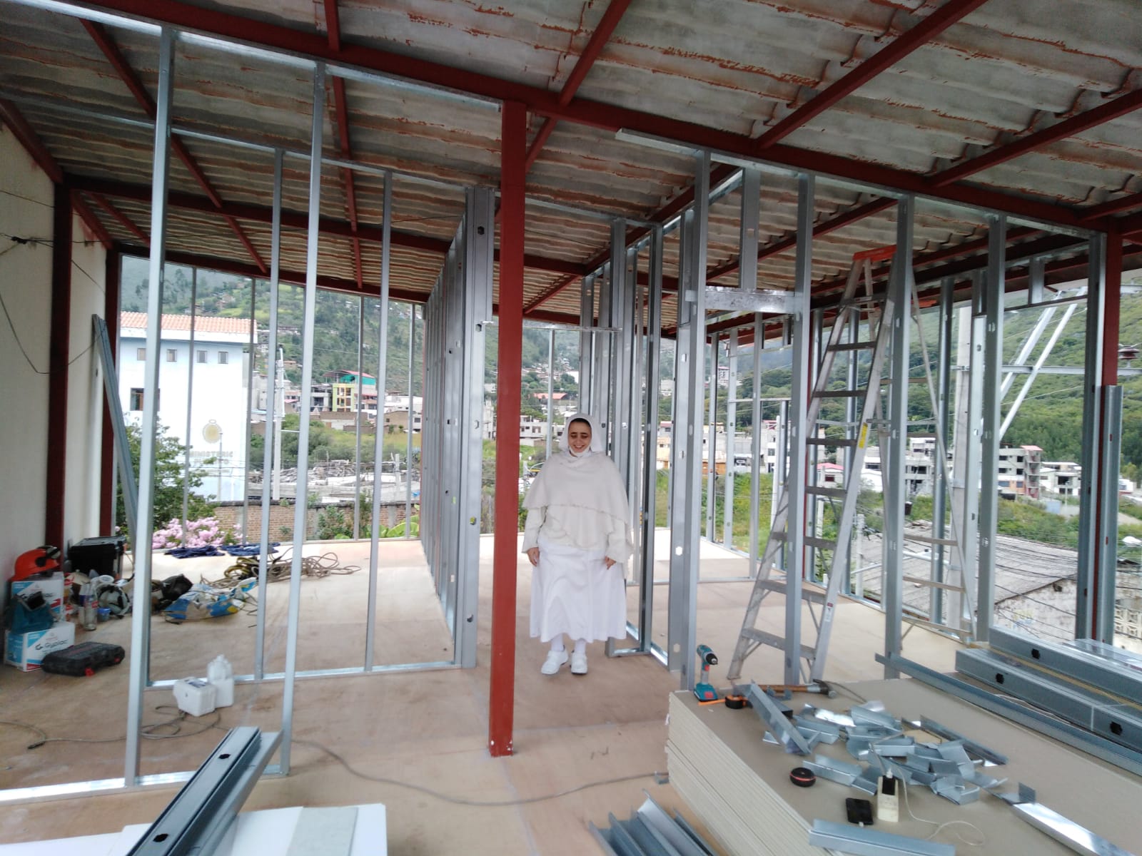 Estructura inicial en obras de la Residencia Estudiantil Casa Kettler